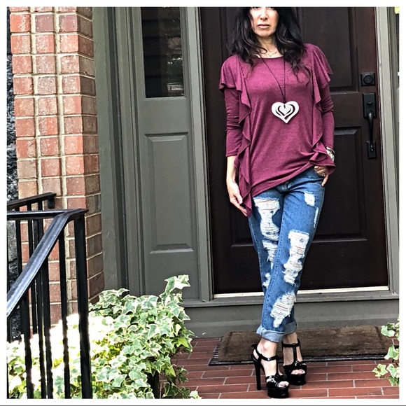 ✨LAST ONE ✨Long sleeve ruffle detail top - Picture 2 of 6